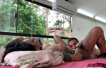 Fodendo ninfeta tatuada putinha de verdade